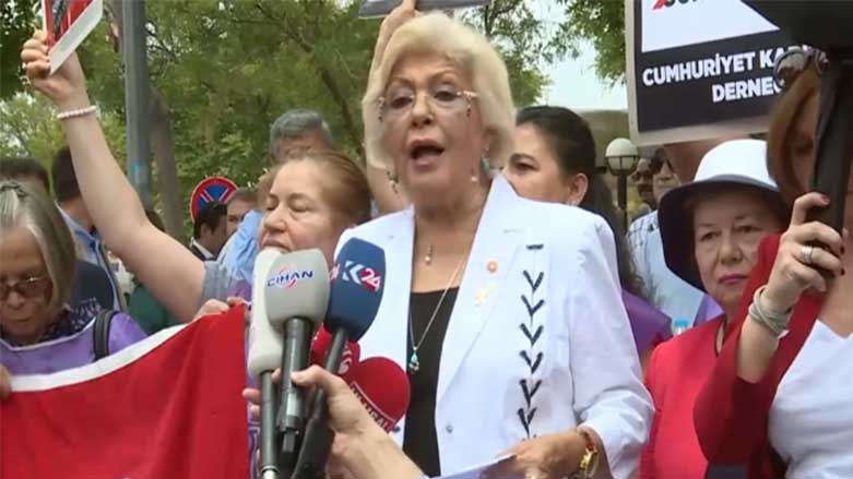 li himberî biryara parlamenteroya Elmanyayê nerazîbûn derket